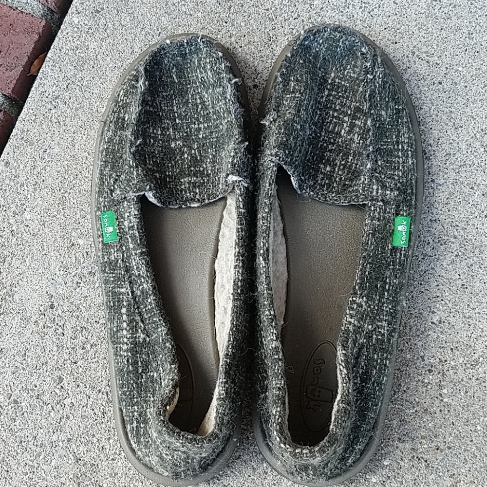 Sanuk fleece lined shoes slippers